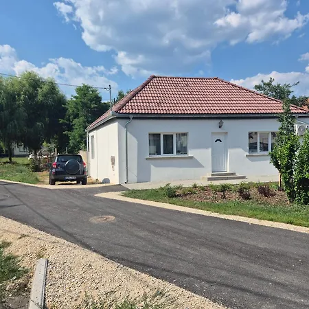 La Casa Vendeghaz Apartment Bogacs
